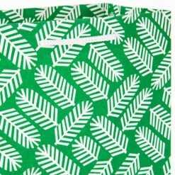 Hallmark Assorted Sizes And Designs 12-Pack Christmas Gift Bags 11 Hallmark Assorted Sizes And Designs 12-Pack Christmas Gift Bags -Hallmark 12 Assorted Sizes and Designs Christmas Gift Bags 5XGB1408 06