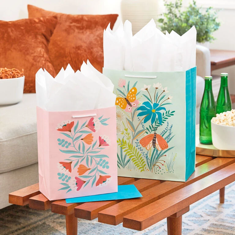 Hallmark Assorted Floral And Solid 8-Pack Medium And Large Gift Bags 2 Hallmark Assorted Floral And Solid 8-Pack Medium And Large Gift Bags - Image 2