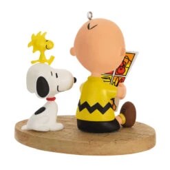 Hallmark The Peanuts® Gang Sunday Morning Funnies Ornament -Hallmark Charlie Brown Reading Comics Keepsake Ornament 2199QXI7039 06