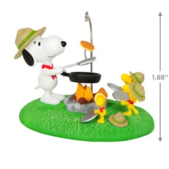 Hallmark The Peanuts® Gang Pancake Pals Ornament -Hallmark Snoopy Beagle Scouts Pancake Breakfast Keepsake Ornament 1899QXI7049 03